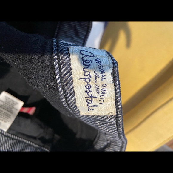 Black Aeropostale Cuffed Short Shorts - Picture 2 of 4